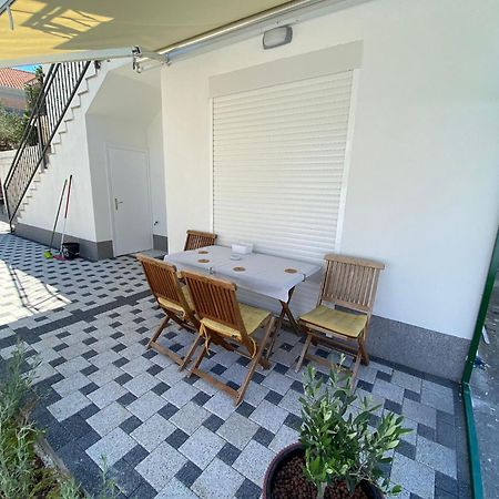 Apartmani Roko ดริเวนิก ภายนอก รูปภาพ