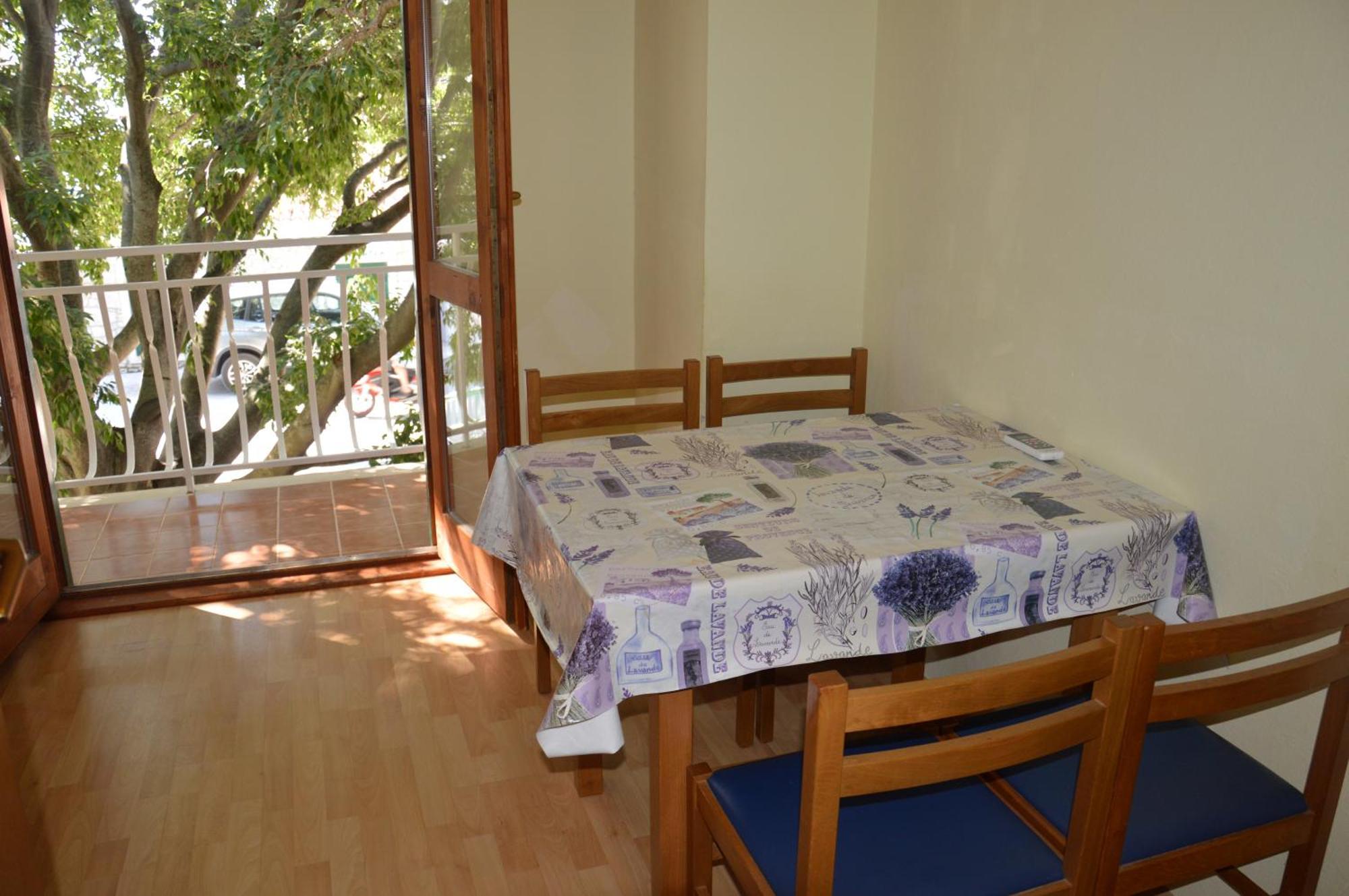 Apartmani Roko ดริเวนิก ภายนอก รูปภาพ