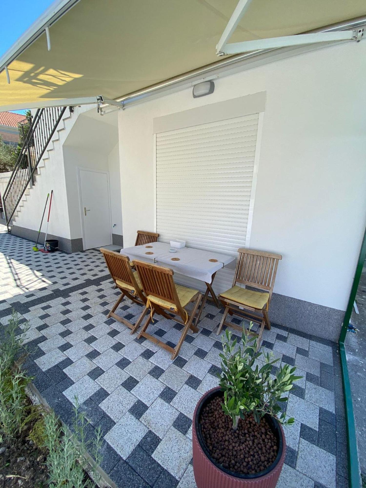 Apartmani Roko ดริเวนิก ภายนอก รูปภาพ