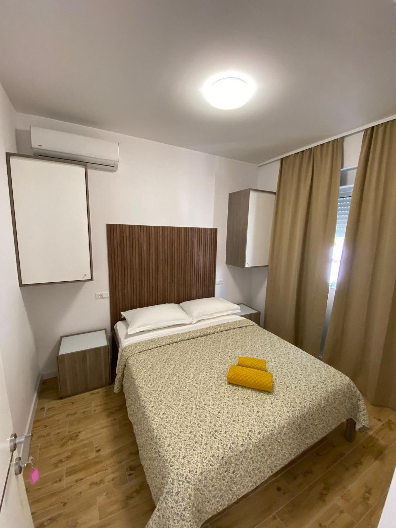 Apartmani Roko ดริเวนิก ภายนอก รูปภาพ