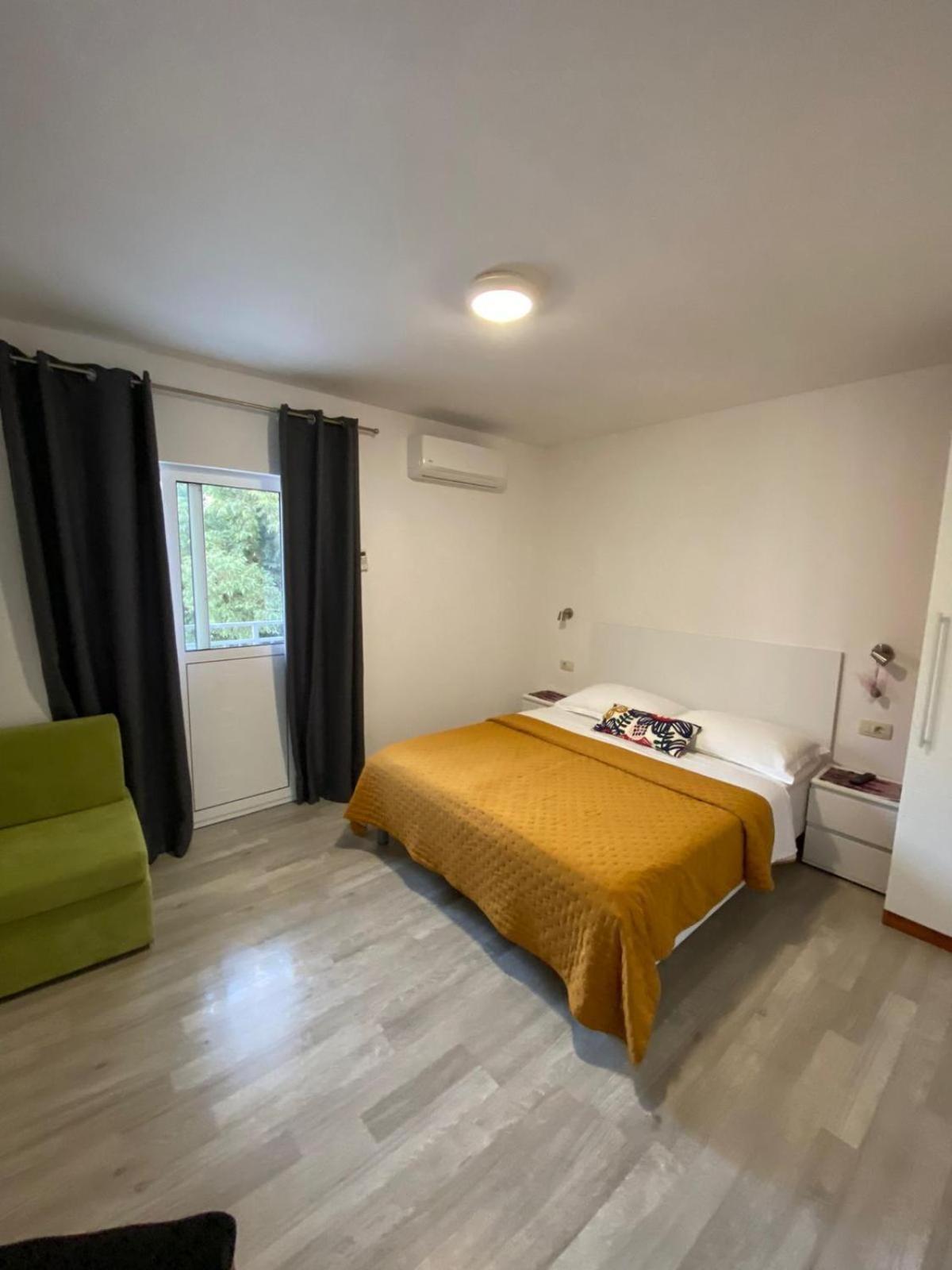Apartmani Roko ดริเวนิก ภายนอก รูปภาพ