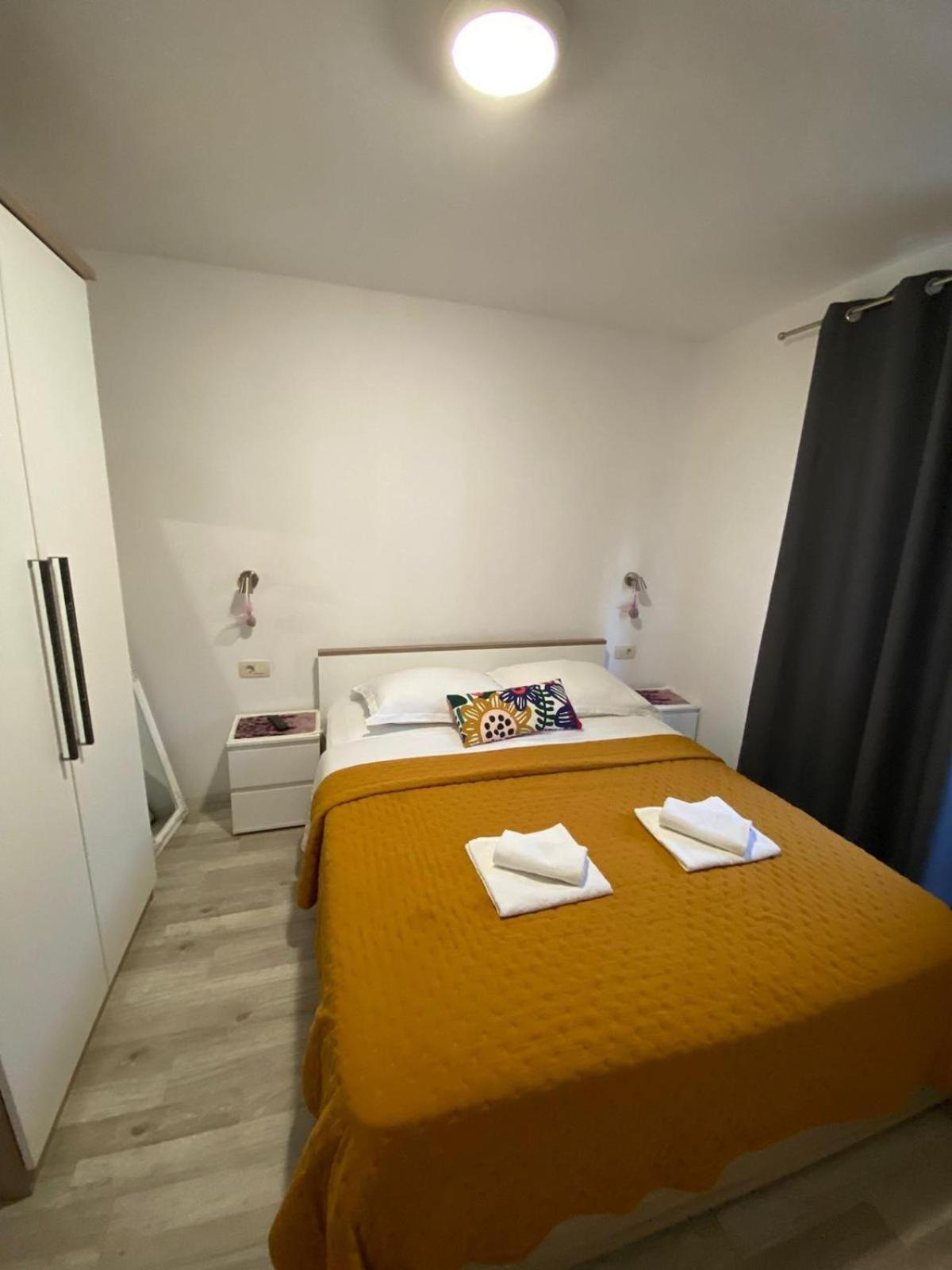 Apartmani Roko ดริเวนิก ภายนอก รูปภาพ