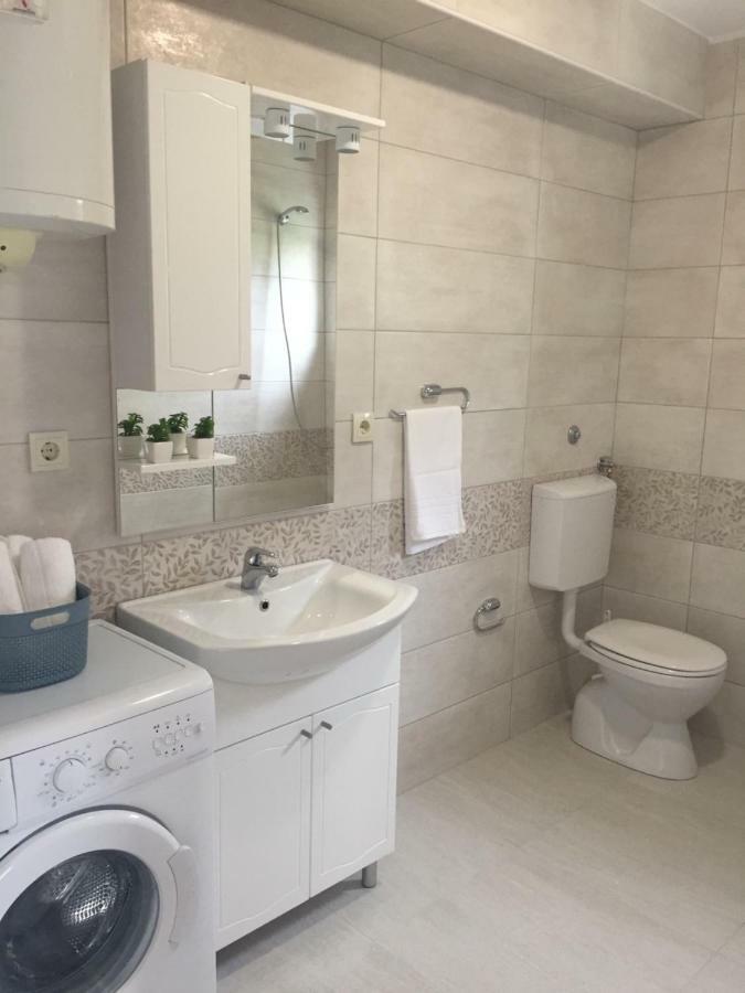 Apartmani Roko ดริเวนิก ภายนอก รูปภาพ