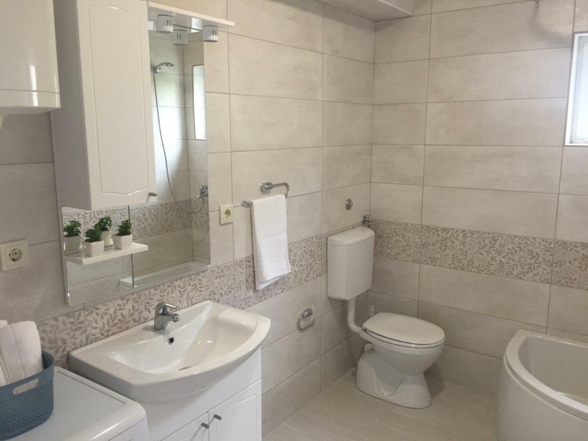 Apartmani Roko ดริเวนิก ภายนอก รูปภาพ