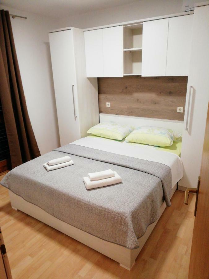 Apartmani Roko ดริเวนิก ภายนอก รูปภาพ
