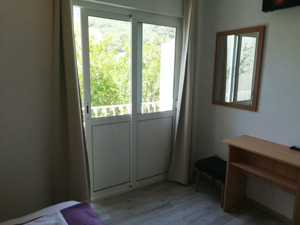 Apartmani Roko ดริเวนิก ภายนอก รูปภาพ