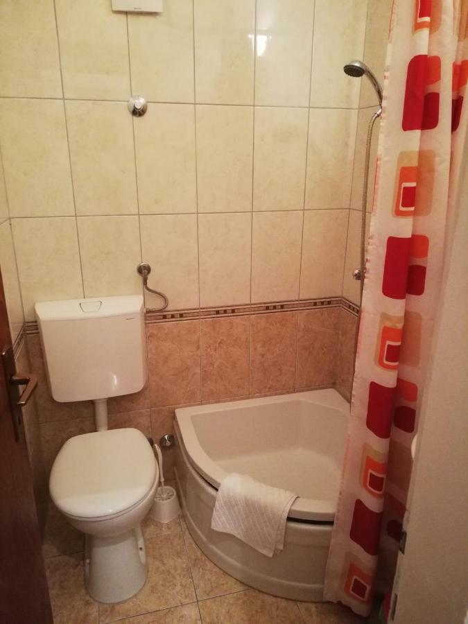 Apartmani Roko ดริเวนิก ภายนอก รูปภาพ