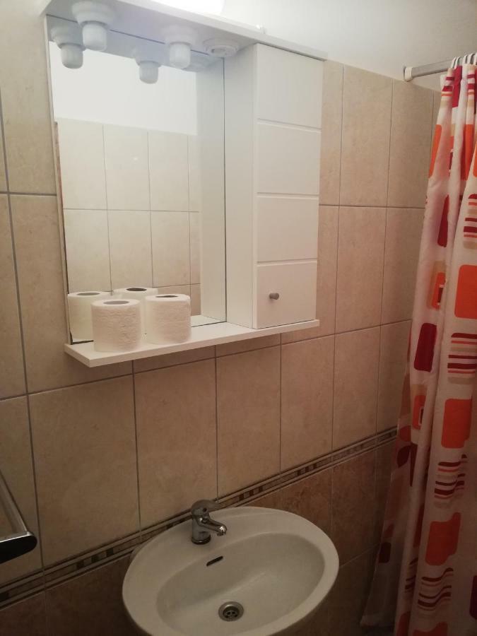Apartmani Roko ดริเวนิก ภายนอก รูปภาพ
