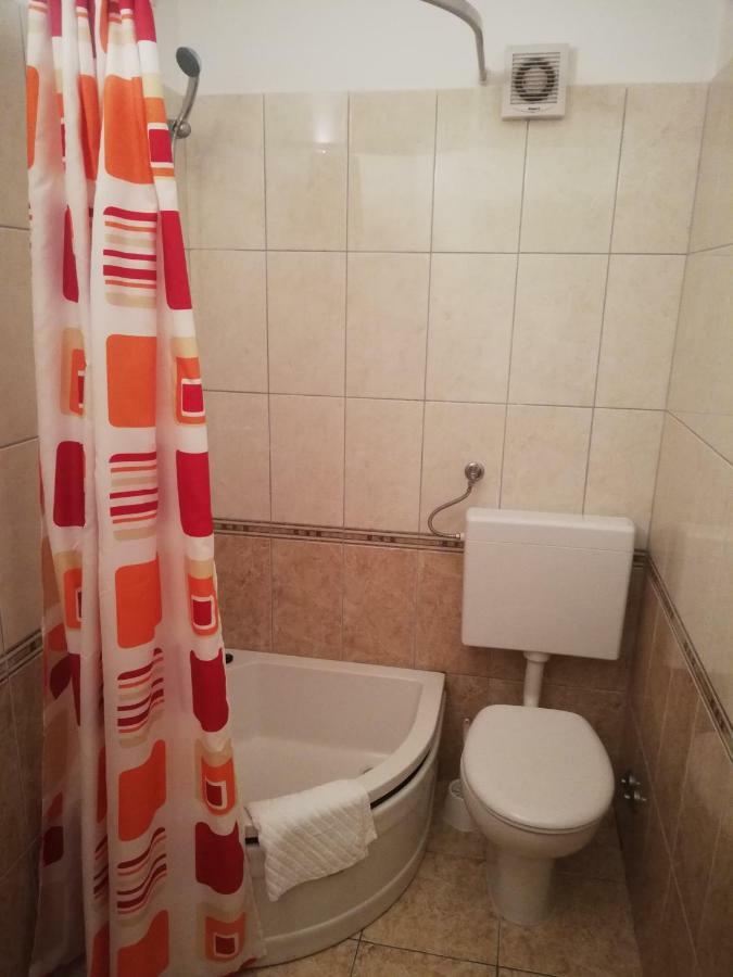 Apartmani Roko ดริเวนิก ภายนอก รูปภาพ