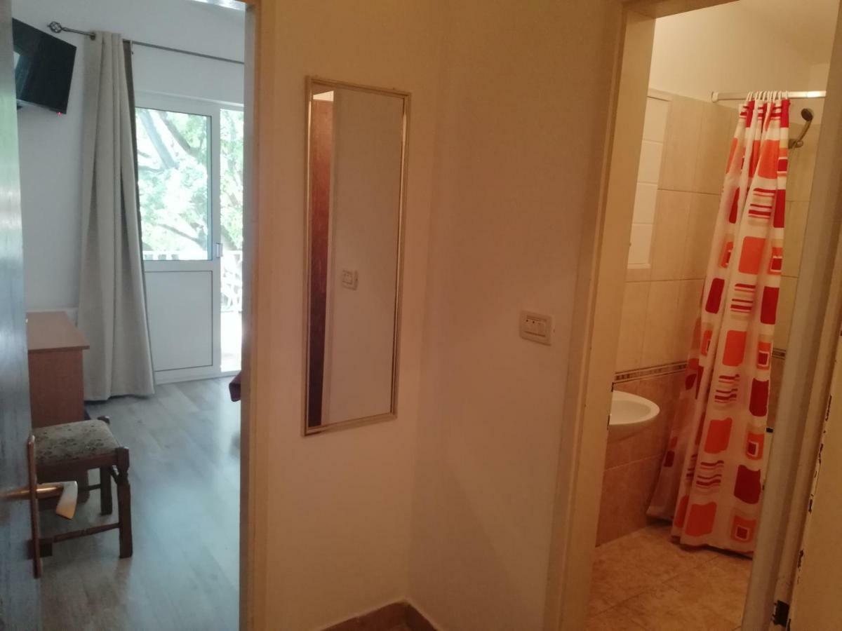 Apartmani Roko ดริเวนิก ภายนอก รูปภาพ
