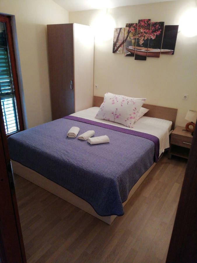 Apartmani Roko ดริเวนิก ภายนอก รูปภาพ