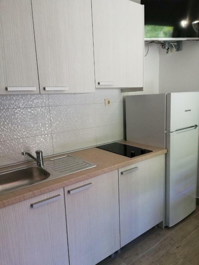 Apartmani Roko ดริเวนิก ภายนอก รูปภาพ