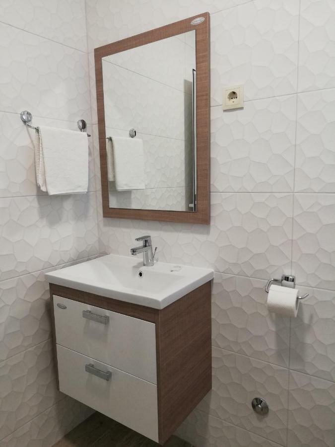 Apartmani Roko ดริเวนิก ภายนอก รูปภาพ